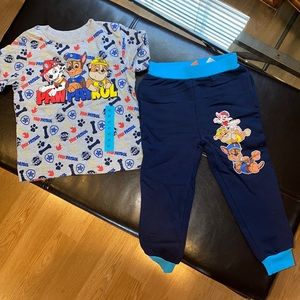 NWT Nickelodeon 2 piece paw patrol outfit .